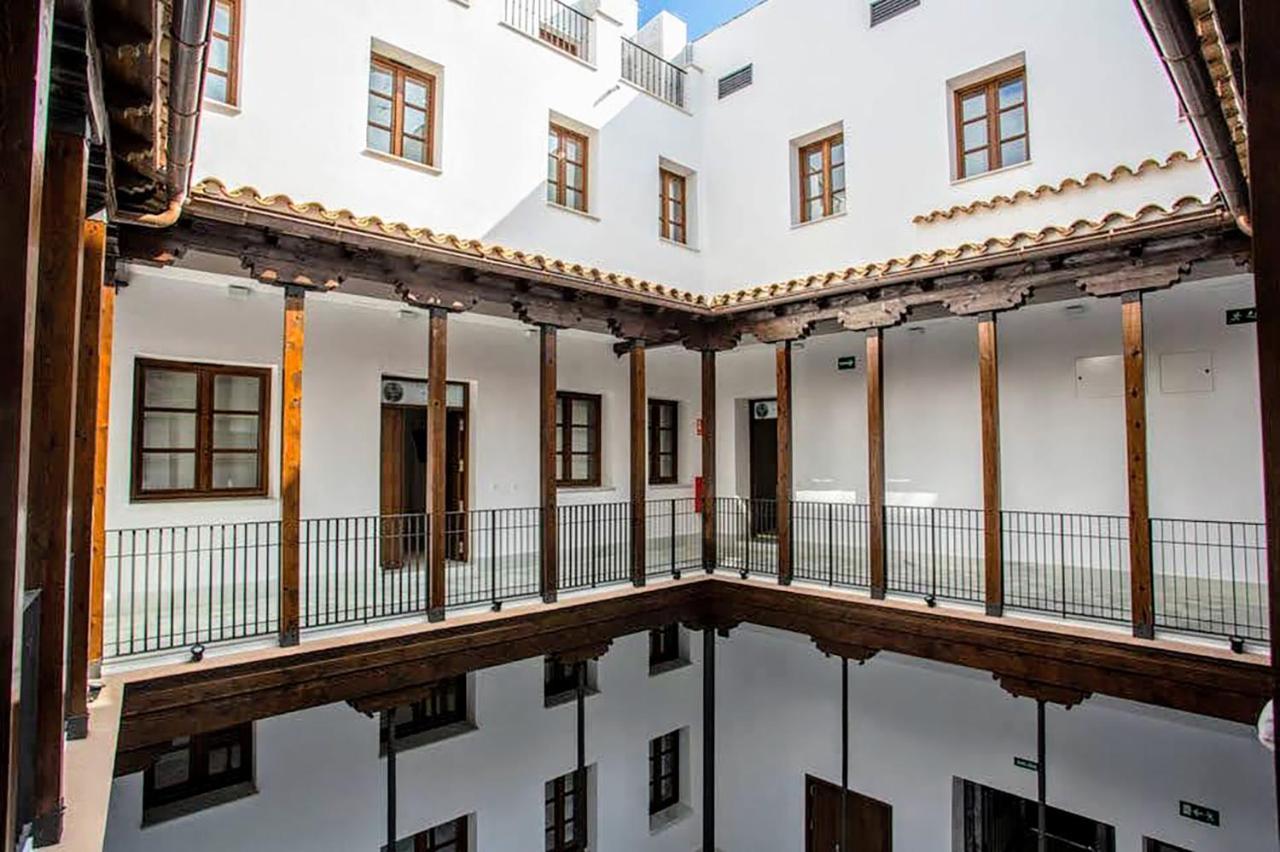 Palacio Del Siglo XVII Frente A Los Jardines De Murillo 塞维利亚 外观 照片