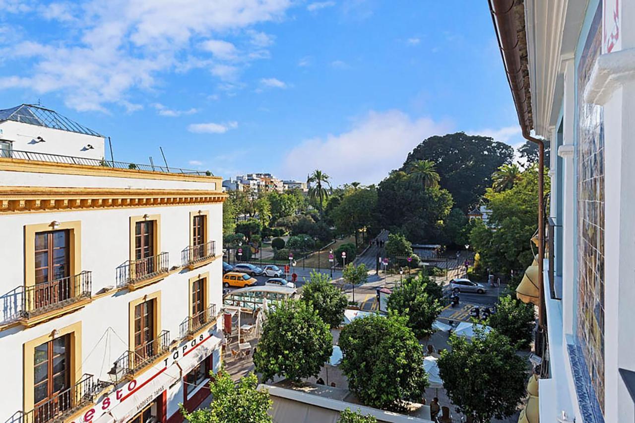 Palacio Del Siglo XVII Frente A Los Jardines De Murillo 塞维利亚 外观 照片