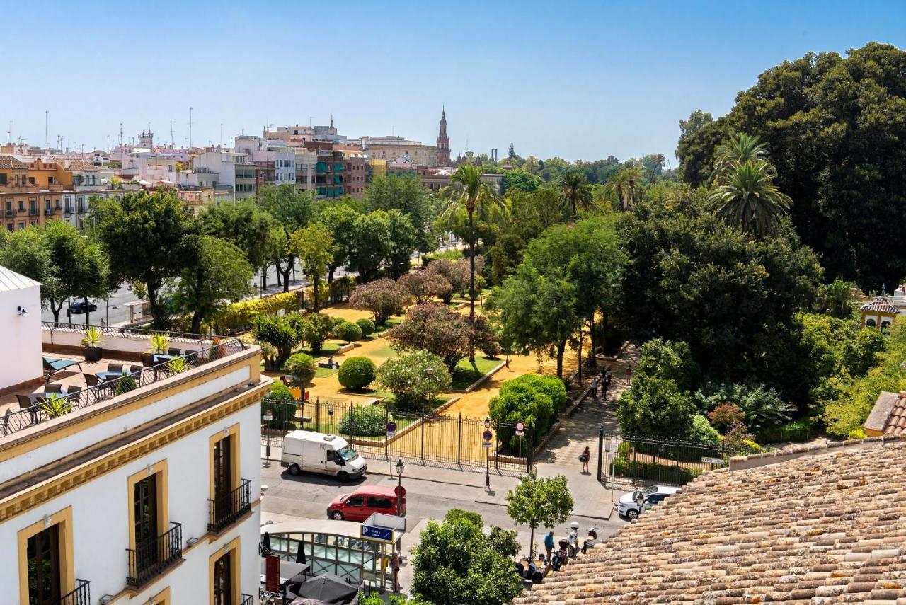 Palacio Del Siglo XVII Frente A Los Jardines De Murillo 塞维利亚 外观 照片